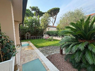 Villa unifamiliare via Giuseppe Mazzini 107L, Vittoria Apuana, Forte dei Marmi