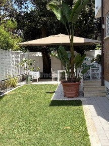 Villa bifamiliare via Giosuè Carducci 193, Pietrasanta