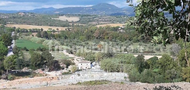 Locale commerciale in Vendita
