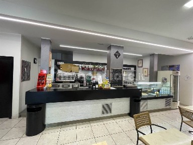 Locale commerciale in Vendita