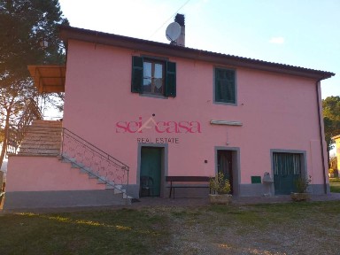 Locale commerciale in Vendita