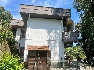 Villa unifamiliare Strada Comunale delle Silerchie, Camaiore Paese, Camaiore