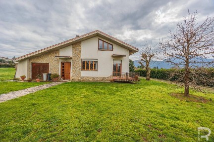 Villa unifamiliare via Mozza di Barga, Centro, Barga