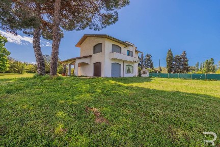 Villa unifamiliare viale dei Tigli, Darsena - Ex Campo di Aviazione, Viareggio