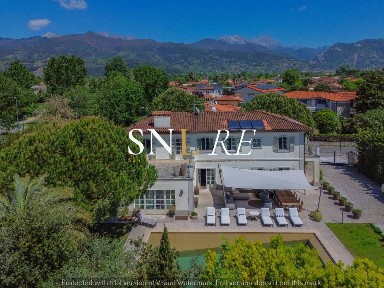Villa unifamiliare via Venezia, Vittoria Apuana, Forte dei Marmi