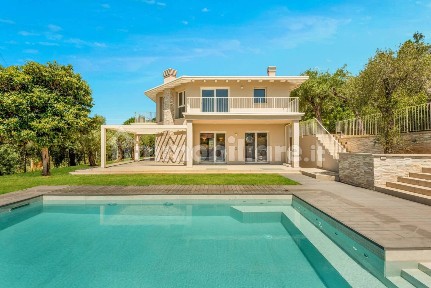 Villa unifamiliare via della Chiusa 323, Ripa Pozzi Querceta Ponterosso, Seravezza