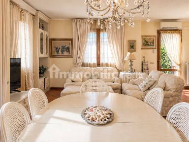 Villa unifamiliare via Trento 27, Centro, Forte dei Marmi