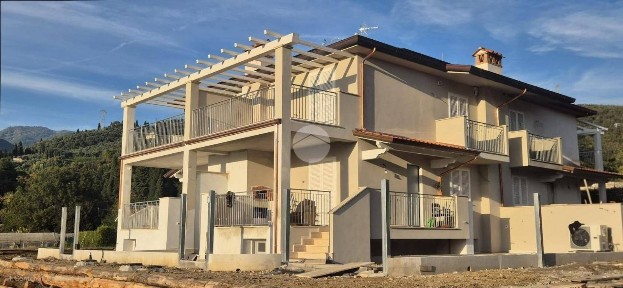 Villa plurifamiliare via Acquarella 31, Capezzano Pianore, Camaiore
