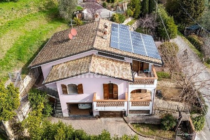 Villa unifamiliare, buono stato, 260 m², Pian del Quercione, Montramito, Massarosa