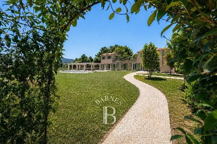 Villa unifamiliare via Tonfano, 35, Pietrasanta