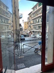 Locale commerciale in Vendita