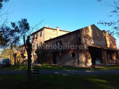 Locale commerciale in Vendita