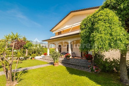 Villa unifamiliare via olmi, Vaiana, Forte dei Marmi