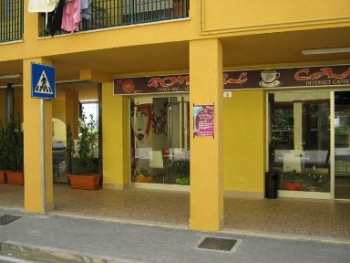 Locale commerciale in Vendita