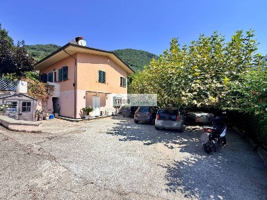 Villa unifamiliare, buono stato, 660 m², Pietrasanta