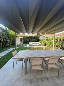 Villa bifamiliare via Giosuè Carducci 95, Pietrasanta