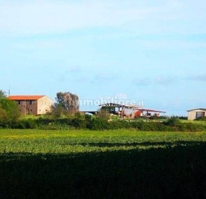 Locale commerciale in Vendita