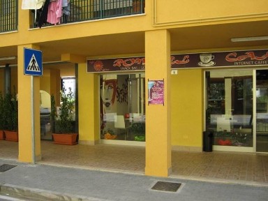 Locale commerciale in Vendita