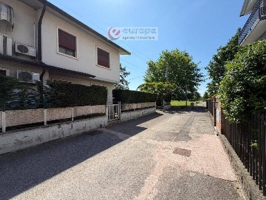 Villa bifamiliare via Palermo 11, Centro, Torri di Quartesolo