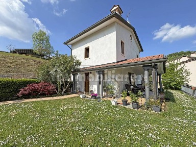 Villa unifamiliare via Pianacattiva di Mezzo 11, Centro, Trissino