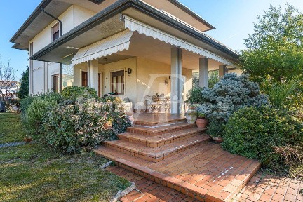Villa unifamiliare via degli Aranci, Centro, Thiene