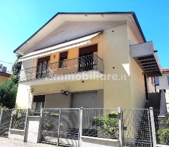 Villa bifamiliare via Giuseppe Parini, Piscine - San Paolo, Vicenza
