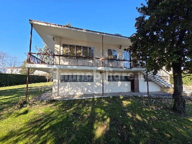 Villa unifamiliare, da ristrutturare, 260 m², Grumolo Pedemonte, Zugliano