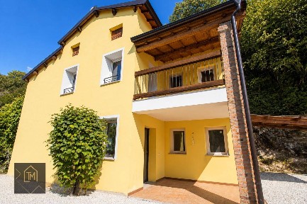 Villa unifamiliare via Roma, Centro, Costabissara