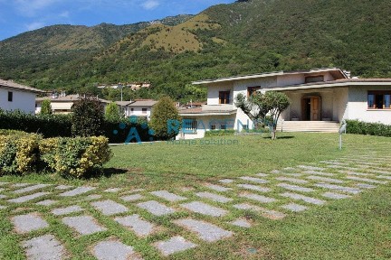 Villa unifamiliare via Martiri della Libertà, Centro, Caltrano