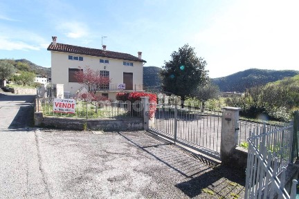 Villa unifamiliare via Cristoforo Colombo, Cereda Cozza Cornedo, Cornedo Vicentino