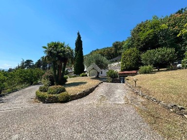 Villa unifamiliare via Prà della Tezza 3, Santorso
