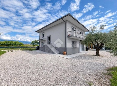Villa bifamiliare via borgo carlessi 1, Centro, Rosà
