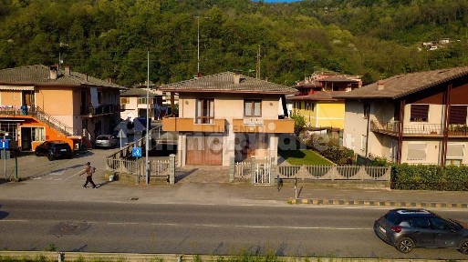 Villa unifamiliare via Augusto Mazzocco, 20, Centro, Chiampo