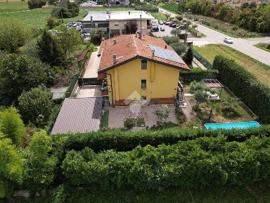 Villa bifamiliare via Martiri della Libertà 22, Centro, San Vito di Leguzzano