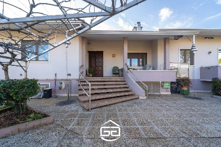 Villa unifamiliare via Granatieri, 1, Centro, Malo