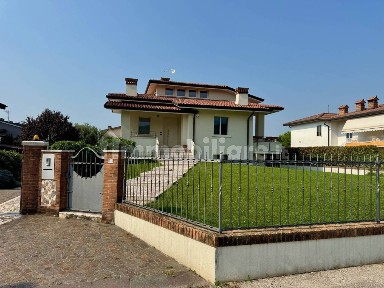 Villa unifamiliare via Adige 11, Centrale, Zugliano