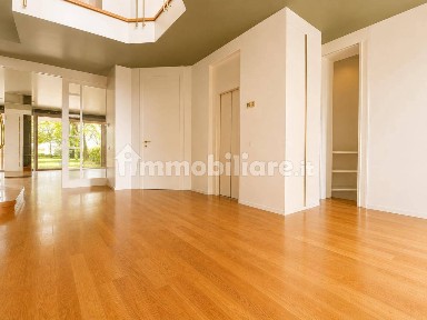 Villa bifamiliare viale Legione Antonini, Santa Bertilla - Mercato Nuovo, Vicenza