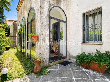 Villa bifamiliare viale Legione Antonini, Santa Bertilla - Mercato Nuovo, Vicenza