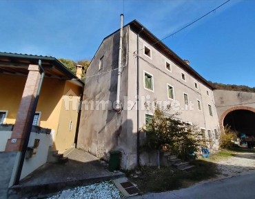 Villa all'asta via Pianeta, Montecchio Maggiore