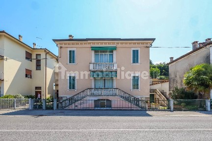 Villa unifamiliare via Carlo Cattaneo 56, Centro, Montegalda