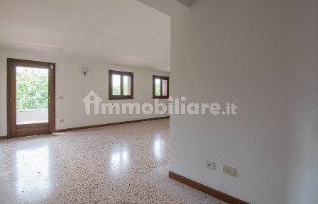 Villa bifamiliare via Rossano, Cusinati, Tezze sul Brenta