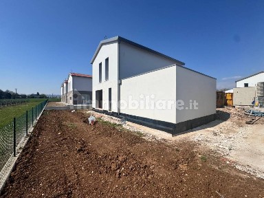 Villa unifamiliare via Thomas Alva Edison, Centro, Altavilla Vicentina