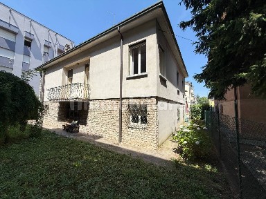 Vicenza, Santa Bertilla - Mercato Nuovo, Via Gaetano Costantini, 49