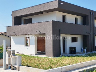 Villa bifamiliare via Zanche 2, Carrè