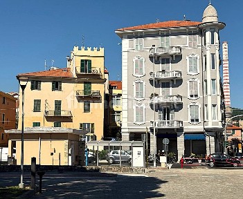 Vado Ligure, Via Aurelia, 132