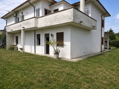 Villa unifamiliare via Marchiori 5, Centro, Rossano Veneto