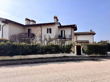 Villa bifamiliare via Grumello, Piovene Rocchette