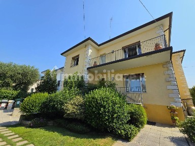 Villa unifamiliare via Concetto Marchesi, Centro, Bassano del Grappa