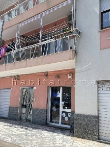 Locale commerciale in Vendita