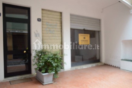 Locale commerciale in Vendita